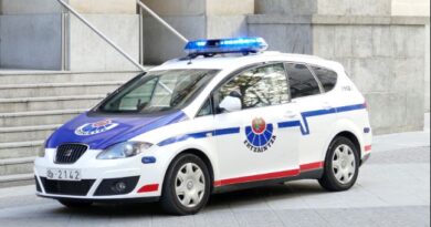 Detenido en Muskiz tras huir con su vehículo y embestir a un coche patrulla